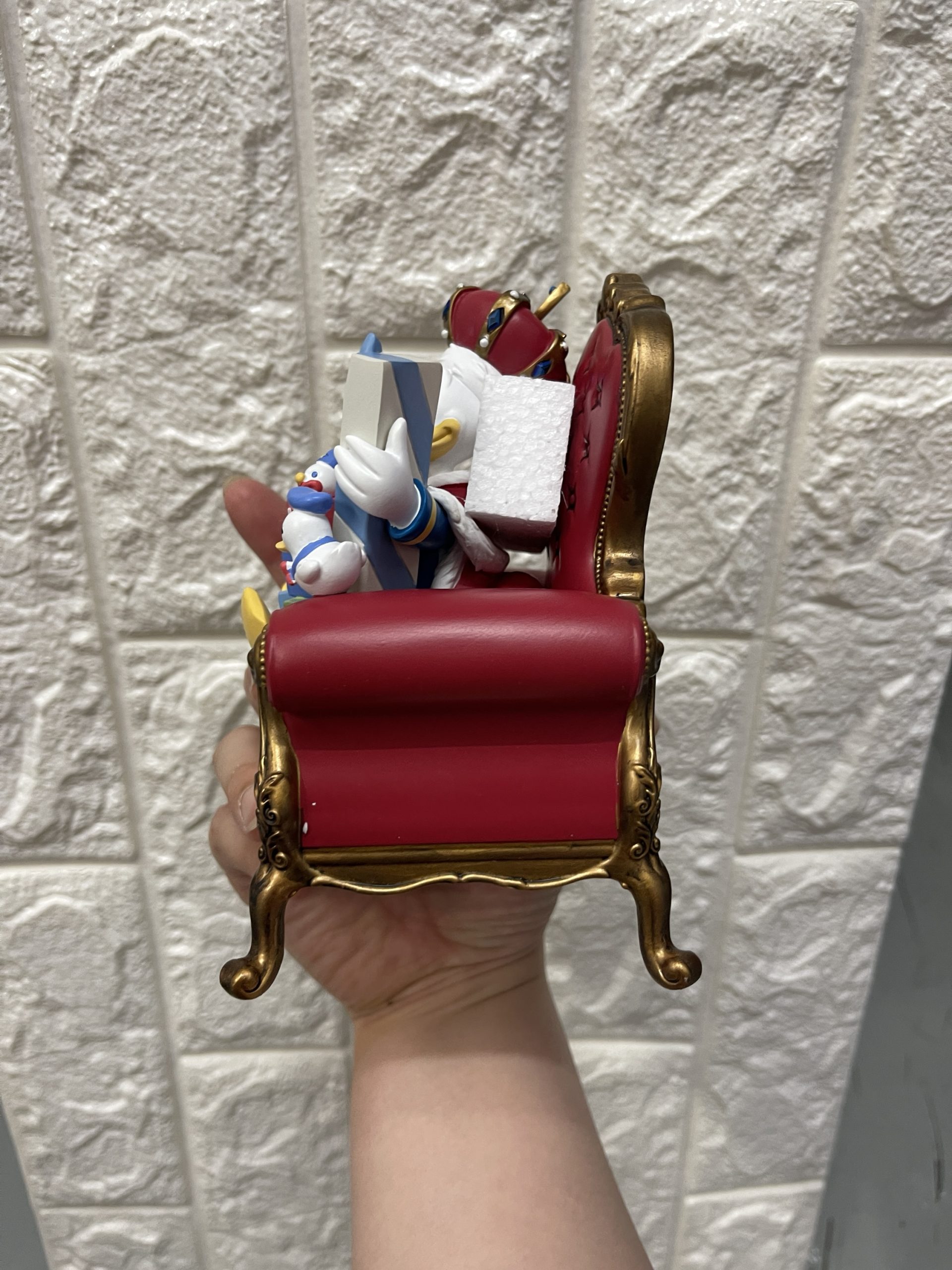 Donald Duck LED DONALD THE KING BIRTHDAY